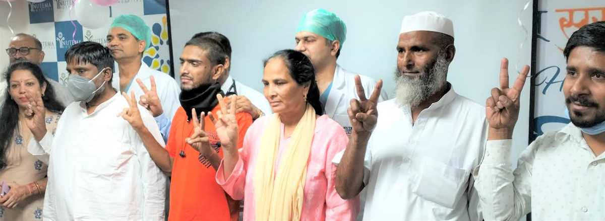 दो लोगों ने गुर्दे दान दिए, पेश की भाईचारे की मिसाल